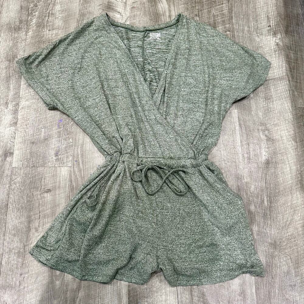 32 Degrees Cool Olive Green Shorts Romper‎ V-Neck Drawstring Waist Size S